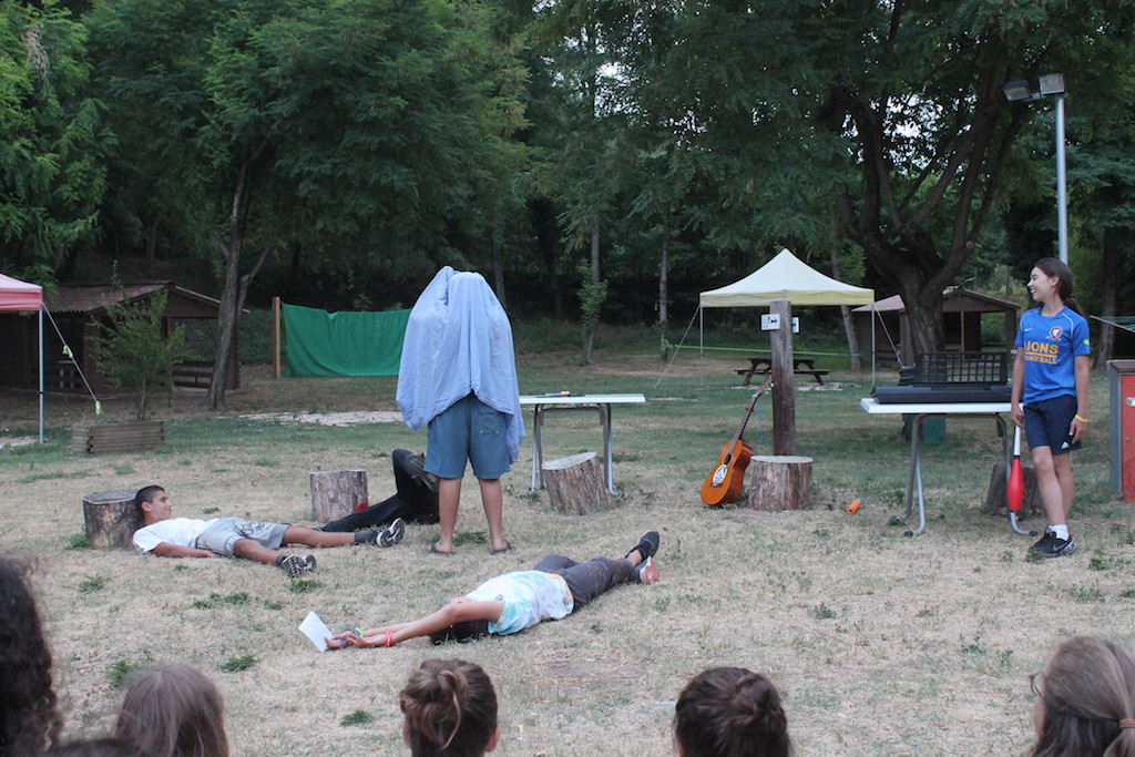 Village Camps International Summer Camp Ard&egrave;che, France 2019-07-26 https://www.villagecamps.com/journals_admin/images/2236-7453-TalentShow5 copy.jpg